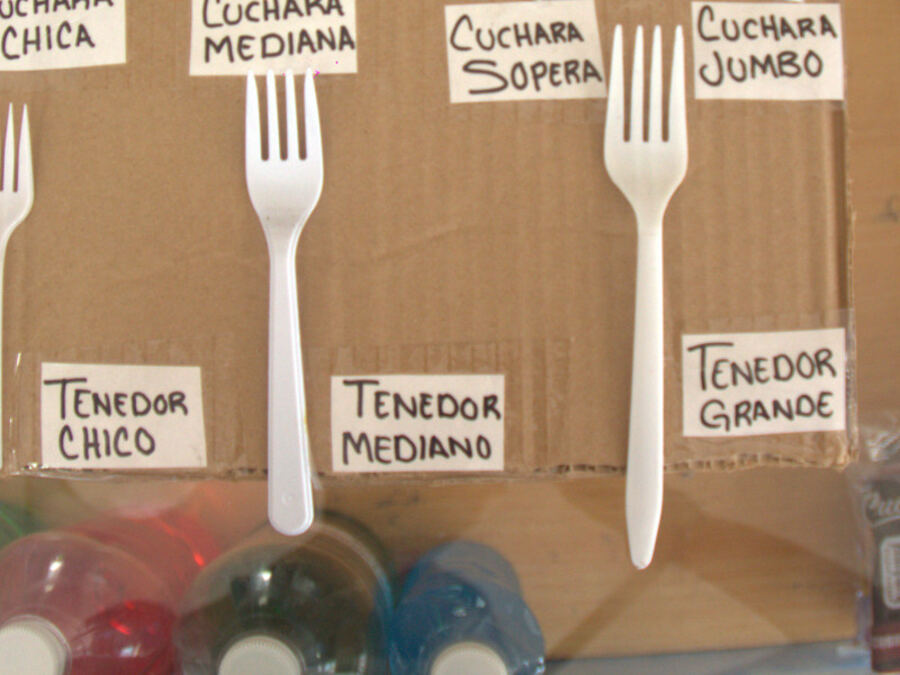 Tenedores de plástico en tres tamaños